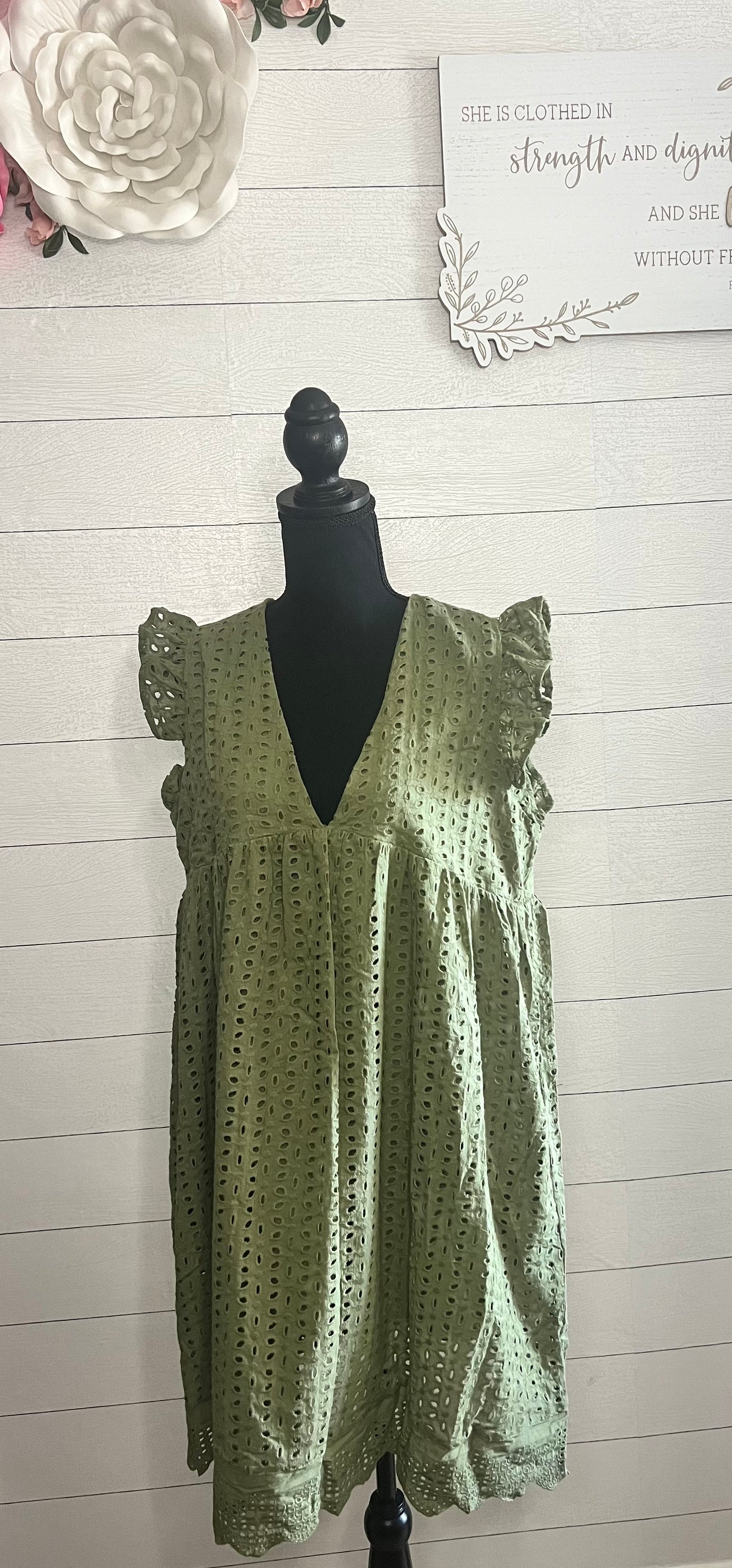 Cotton Eyelet Pocketed Dress - Lavender J