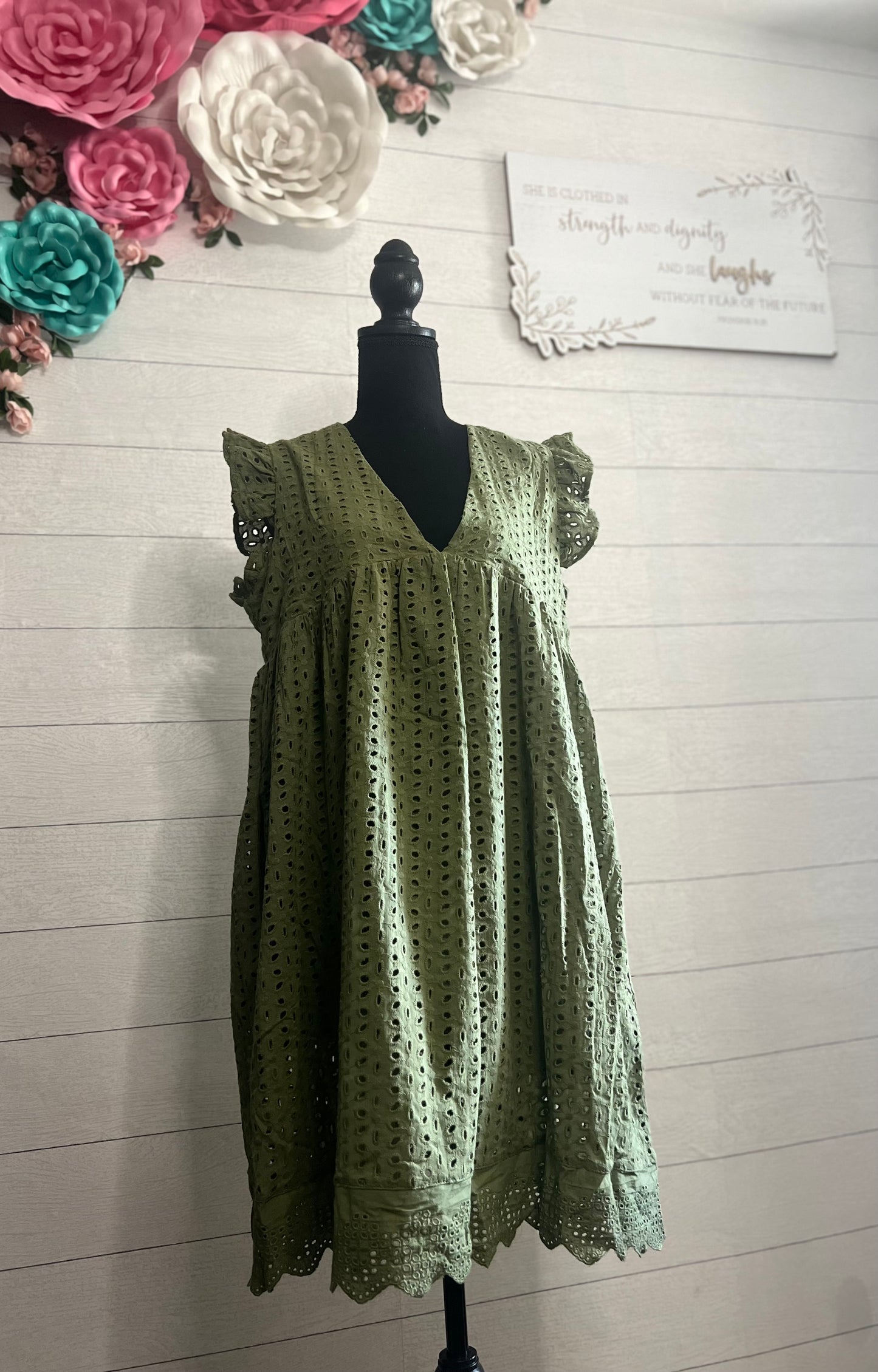 Cotton Eyelet Pocketed Dress - Lavender J