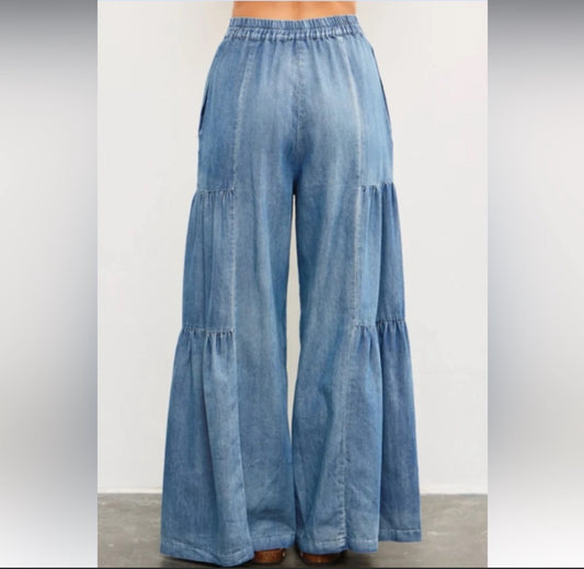 Ruffled Side Washed Denim Pant